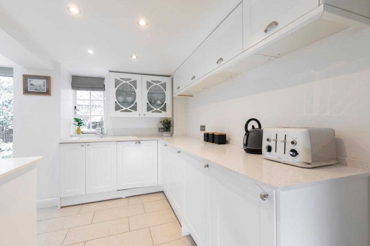 Beautiful 4 Bedroom Home Cheltenham Exterior foto