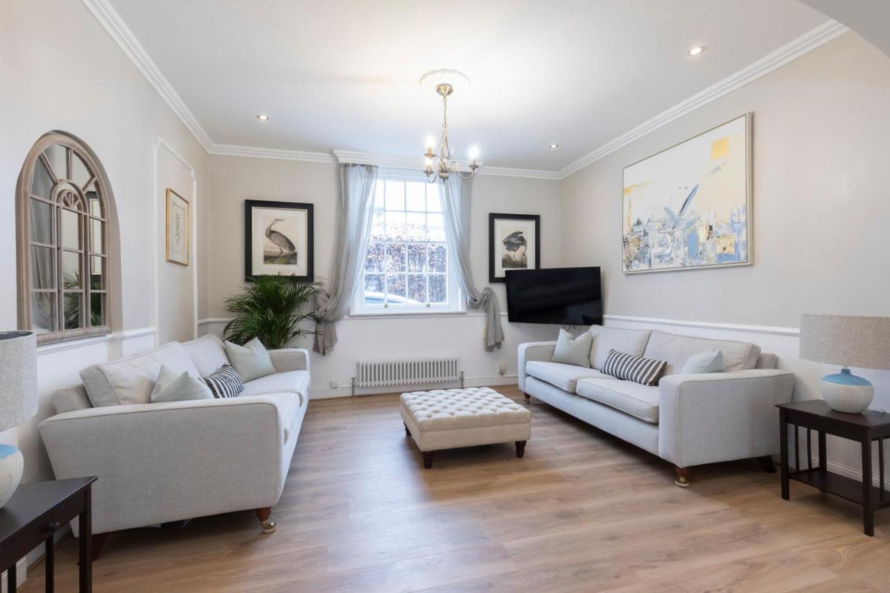 Beautiful 4 Bedroom Home Cheltenham Exterior foto
