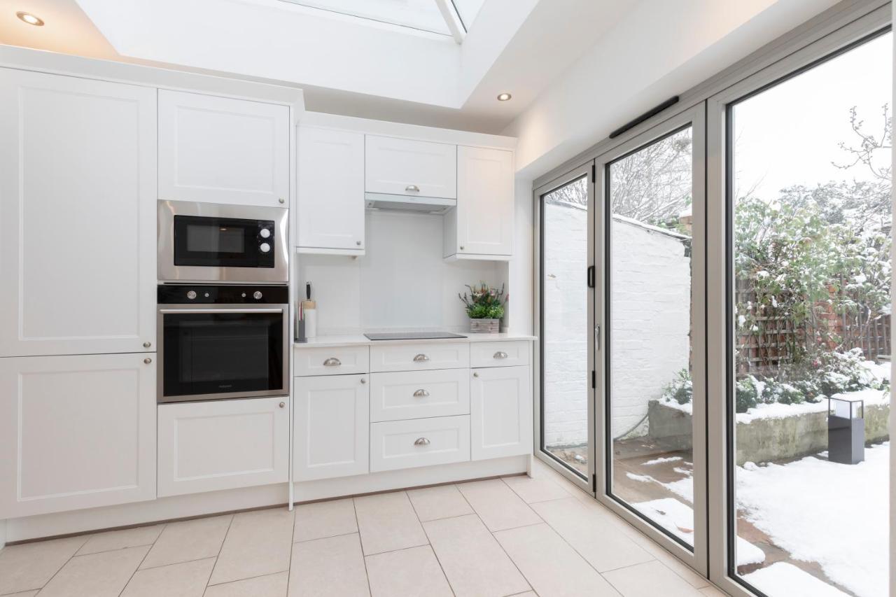 Beautiful 4 Bedroom Home Cheltenham Exterior foto