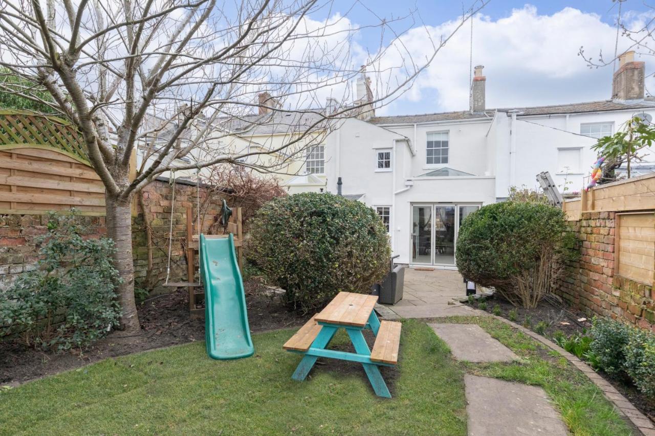 Beautiful 4 Bedroom Home Cheltenham Exterior foto
