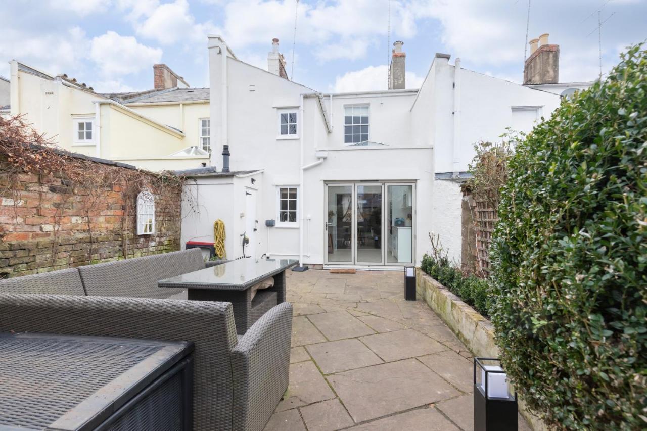 Beautiful 4 Bedroom Home Cheltenham Exterior foto